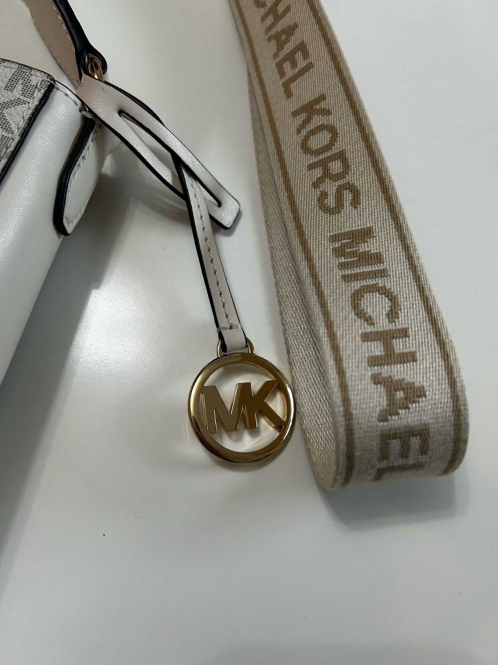Michael Kors Cream Logo Crossbody Bag with Signature Strap - Picture 3 of 8